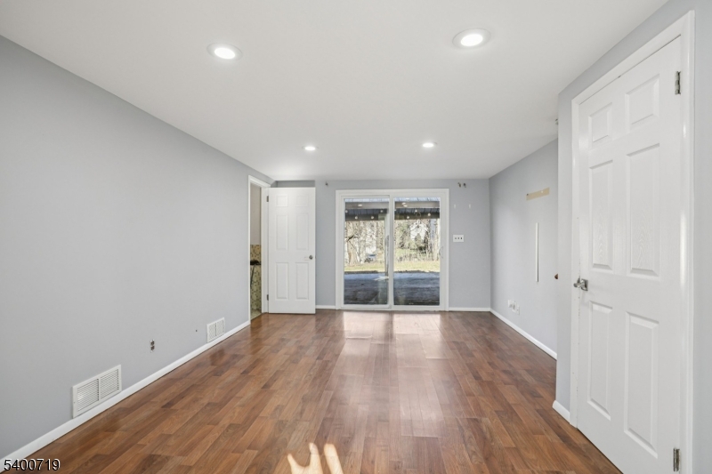 Wayne Twp., NJ 07470,27 Stanford Pl