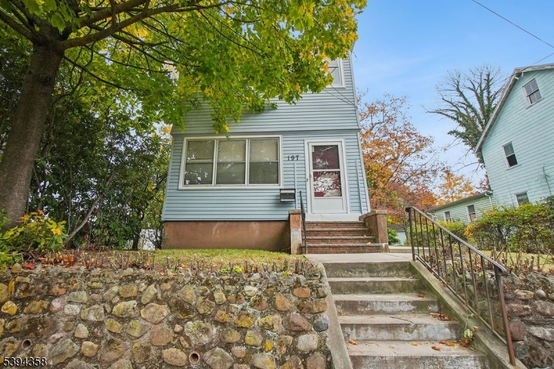 Montclair Twp., NJ 07042,197 N Fullerton Ave