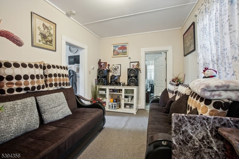 Montclair Twp., NJ 07042,197 N Fullerton Ave