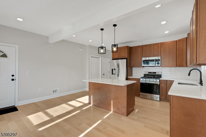 Newark City, NJ 07112,285 Weequahic Ave