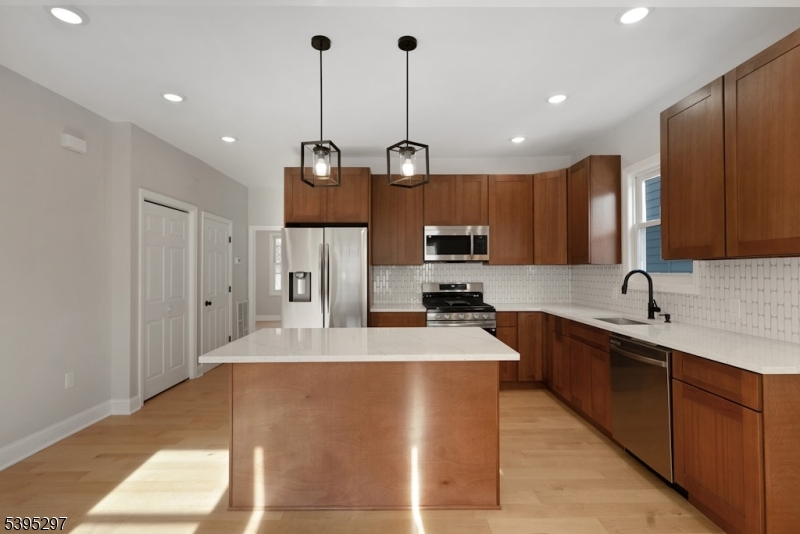 Newark City, NJ 07112,285 Weequahic Ave