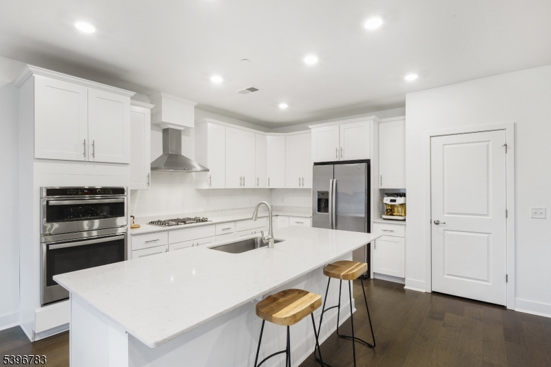 Morris Plains Boro, NJ 07950,11 Veterans Way #132