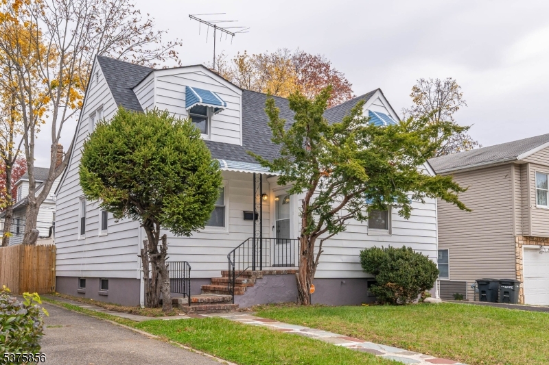 East Orange City, NJ 07018,344 Elmwood Ave