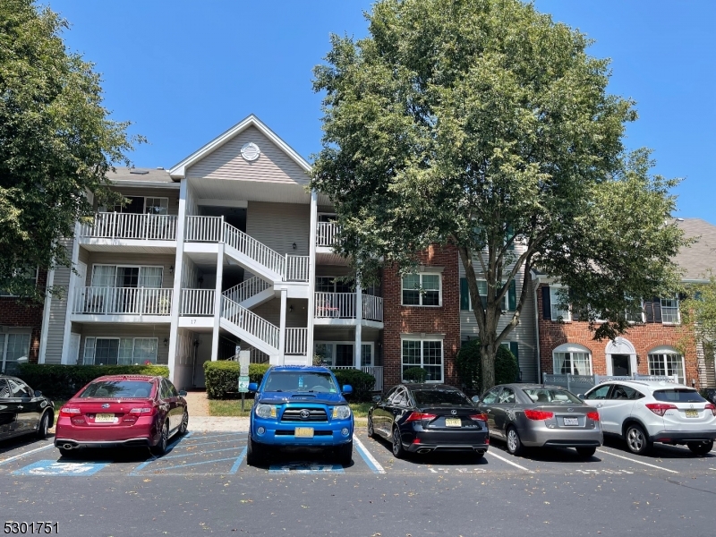1713 Breckenridge #1713, Branchburg Twp., NJ 08876