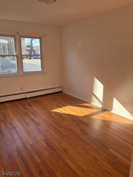 Bayonne City, NJ 07002,24 E 18Th