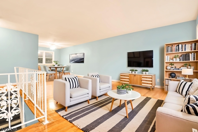 Union Twp., NJ 07083,726 GATES TERRACE- 2ND FLOOR #2