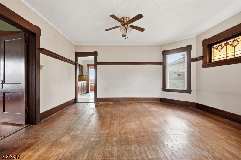 East Rutherford Boro, NJ 07073,60 Prospect Ter