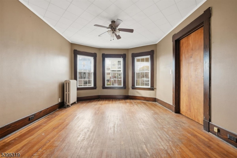 East Rutherford Boro, NJ 07073,60 Prospect Ter