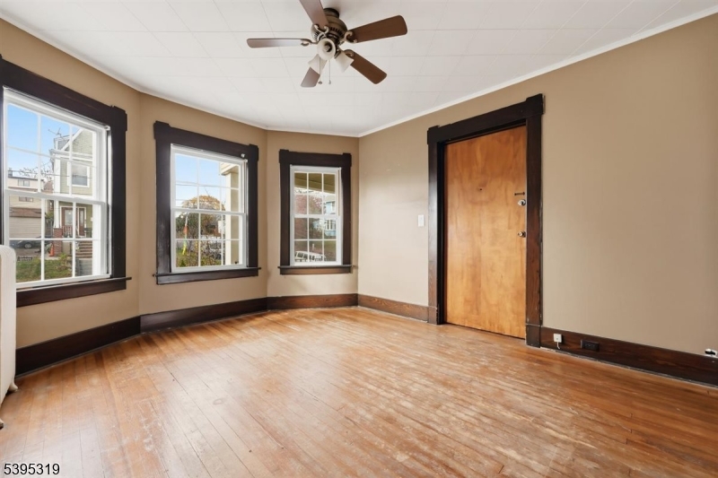 East Rutherford Boro, NJ 07073,60 Prospect Ter