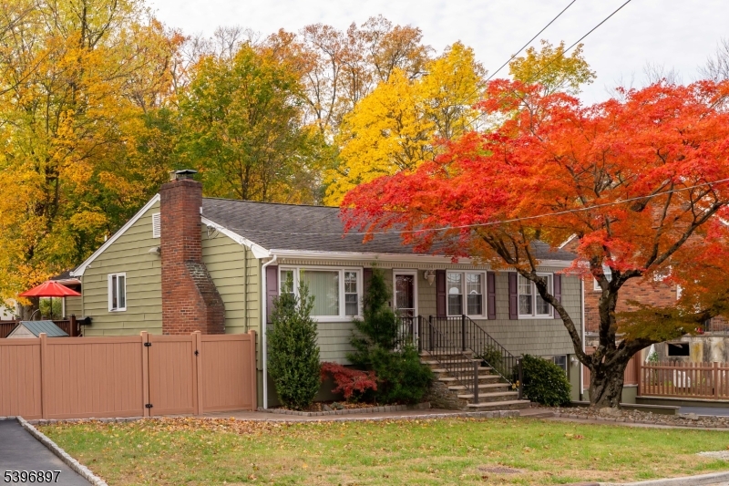 124 Lower Notch Rd, Little Falls Twp., NJ 07424