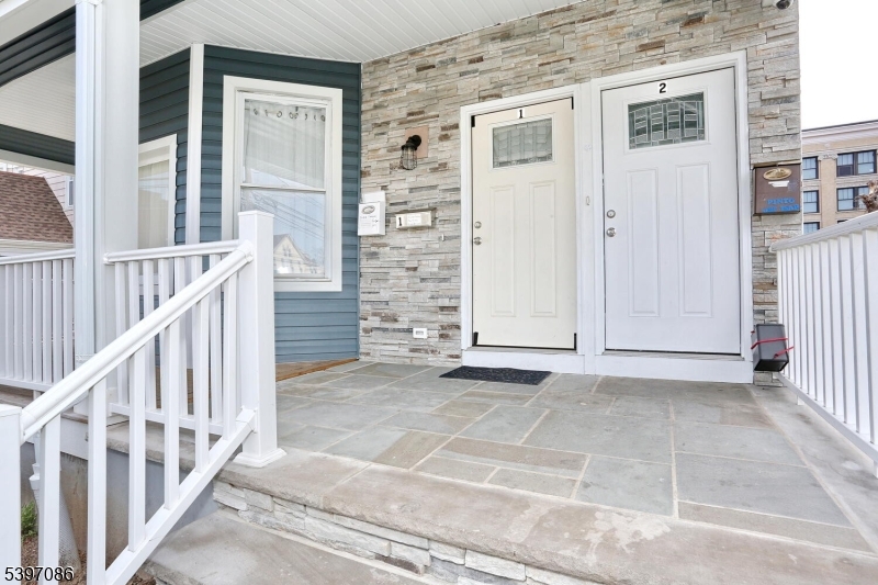 Passaic City, NJ 07055,221 Broadway #1