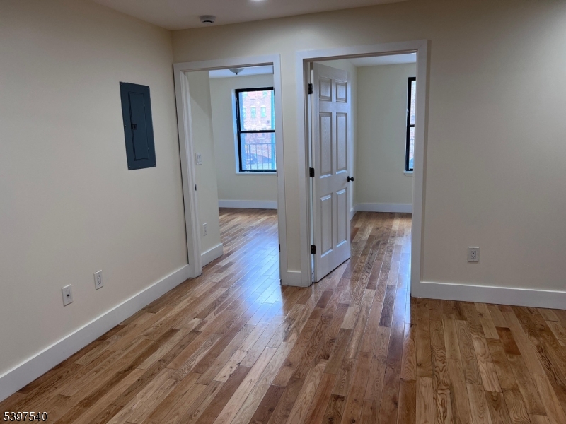 Newark City, NJ 07105,73 Ferry St #6