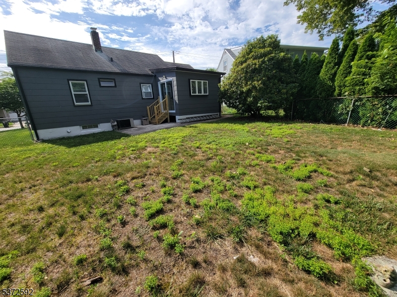 Clifton City, NJ 07012,40 Surrey Ln