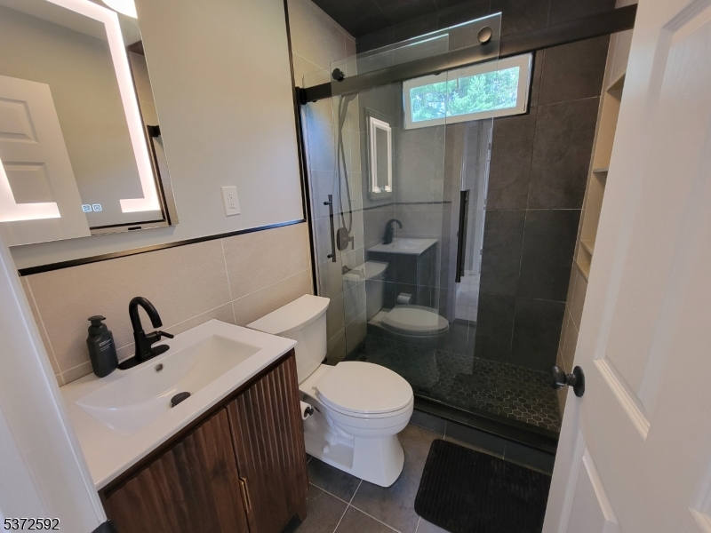 Clifton City, NJ 07012,40 Surrey Ln