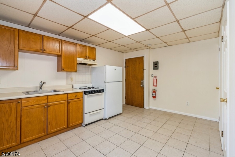 414 Broad Street, Apt 5, Bloomfield Twp., NJ 07003