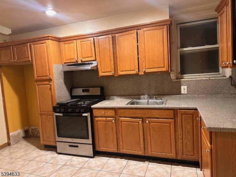 Garfield City, NJ 07026,270 Midland Ave