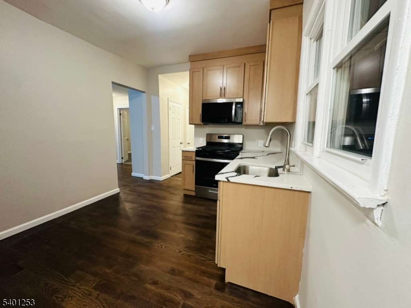 Newark City, NJ 07107,125 S 12Th St