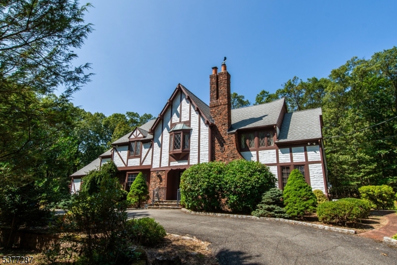 12 Glenbrook Dr, Mendham Twp., NJ 07945