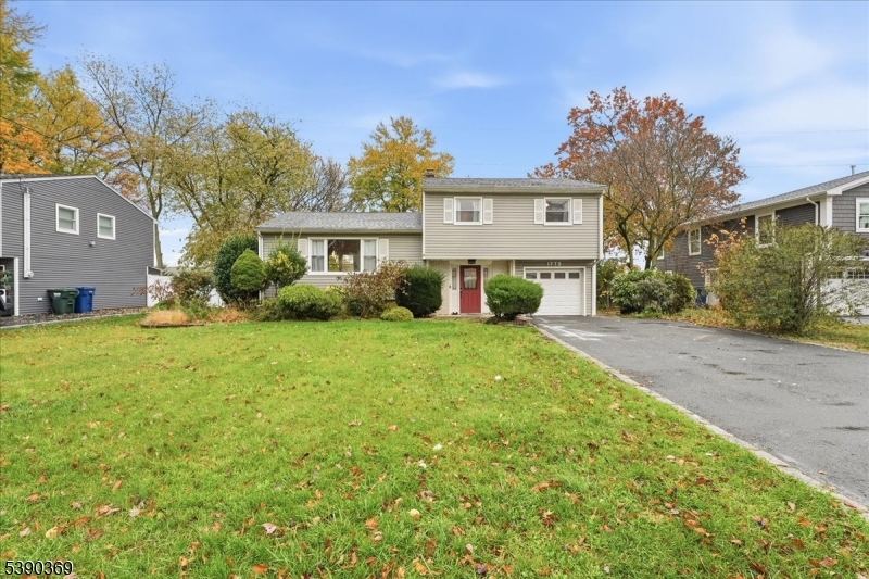 1779 Dakota St, Clark Twp., NJ 07090