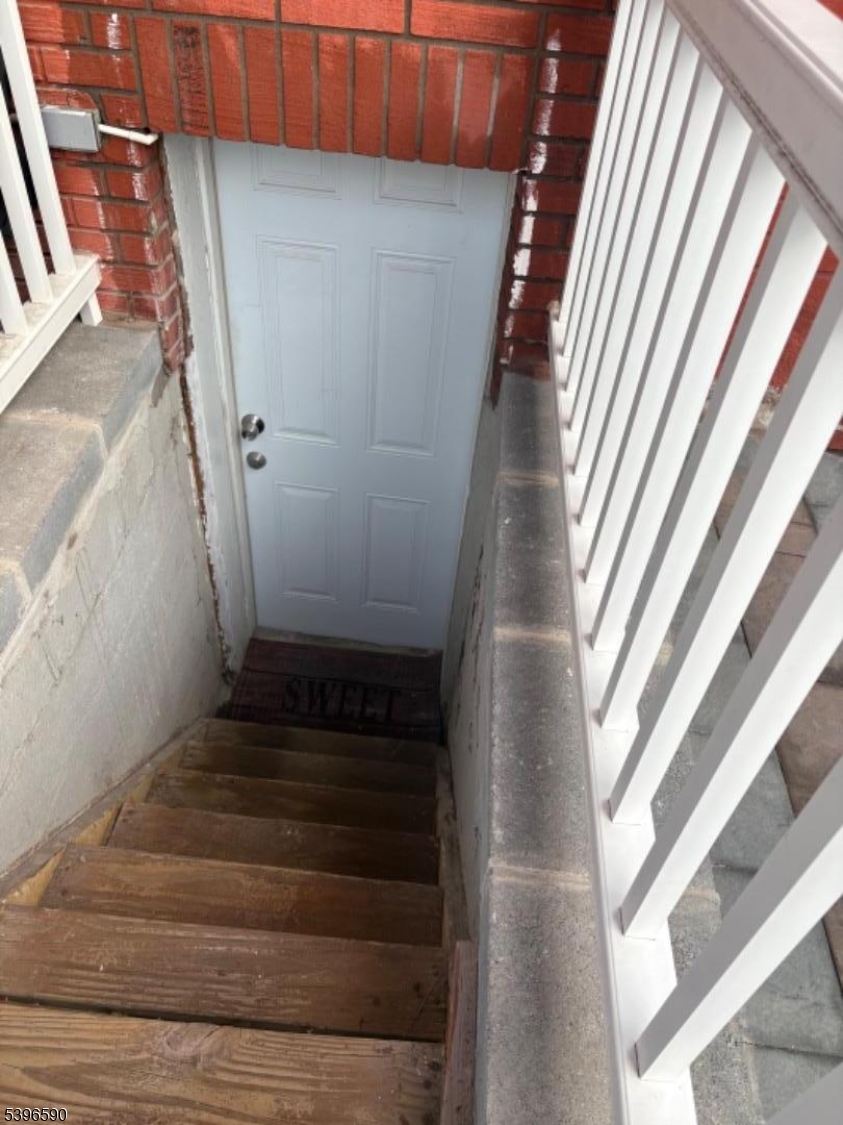 Elizabeth City, NJ 07202,619B Arnett St