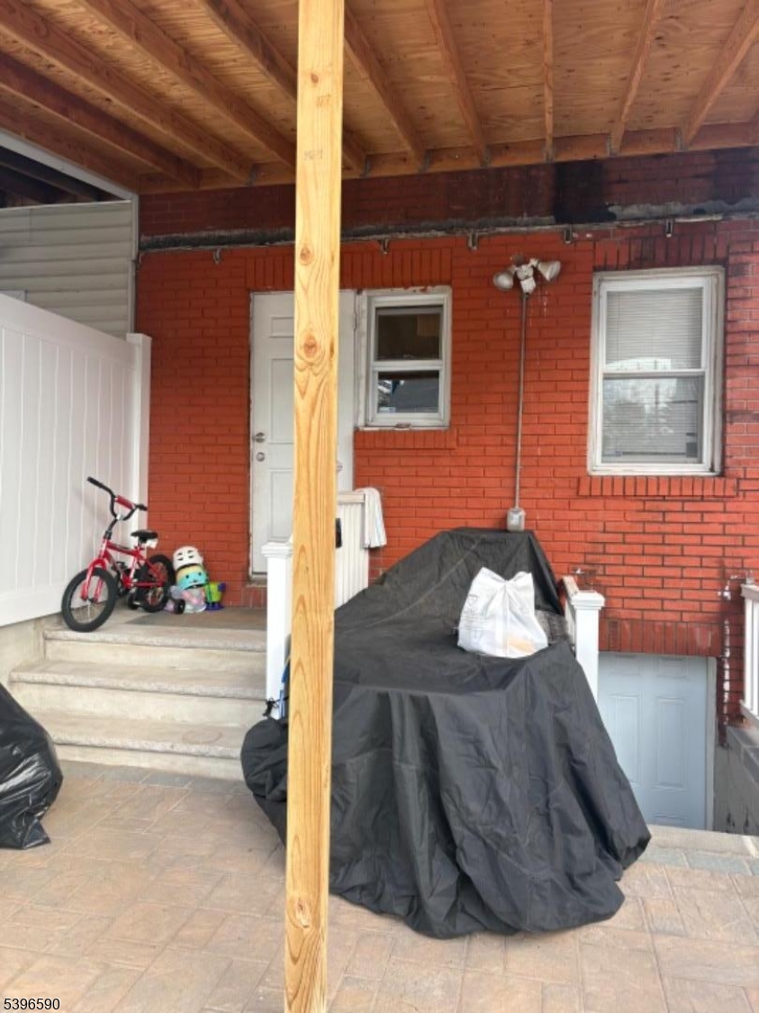 Elizabeth City, NJ 07202,619B Arnett St