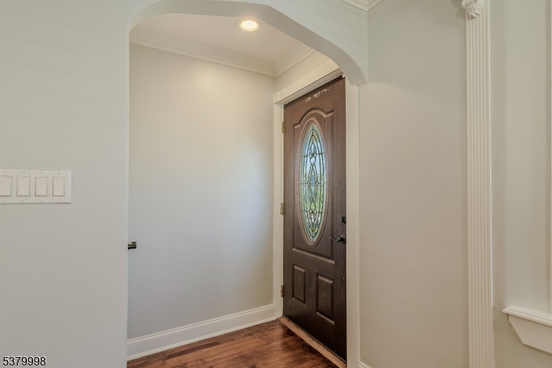 Linden City, NJ 07036,842 Erudo St