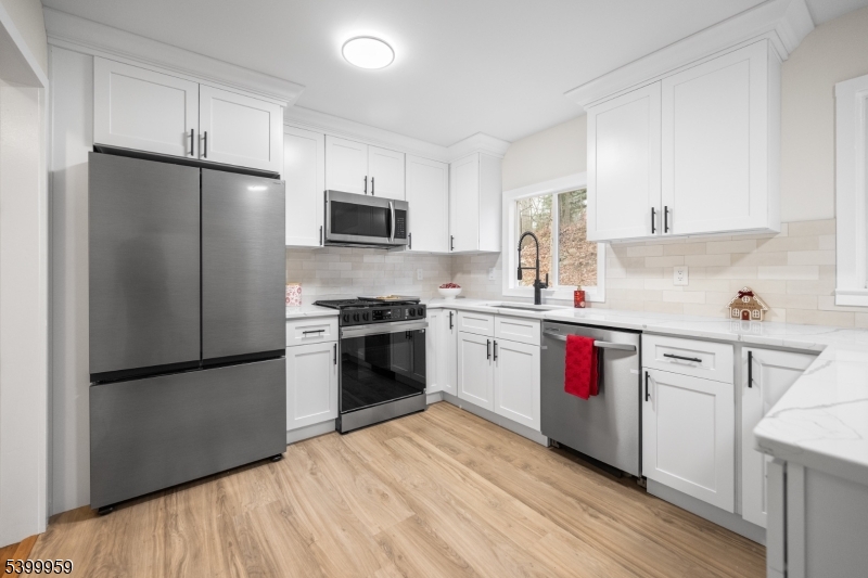 Hopatcong Boro, NJ 07843,66 Sutton Trl