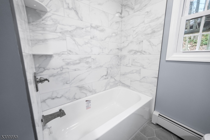 Hopatcong Boro, NJ 07843,66 Sutton Trl