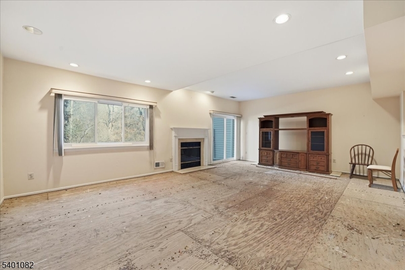 East Hanover Twp., NJ 07936,137 Castle Ridge Dr