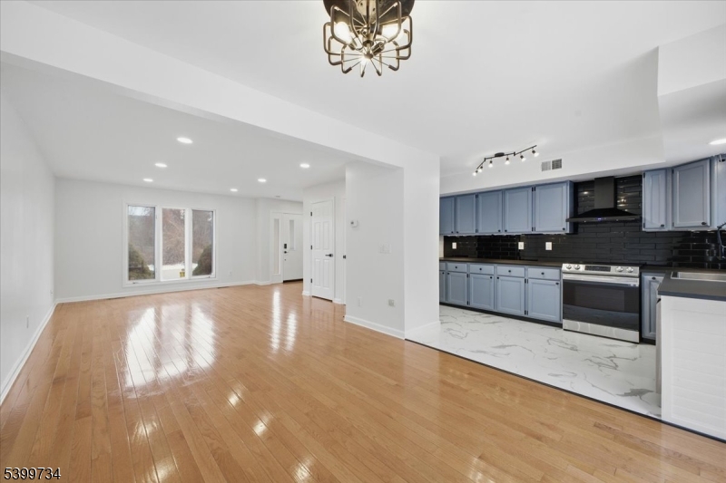 103 Cheyenne Rd, Andover Twp., NJ 07848