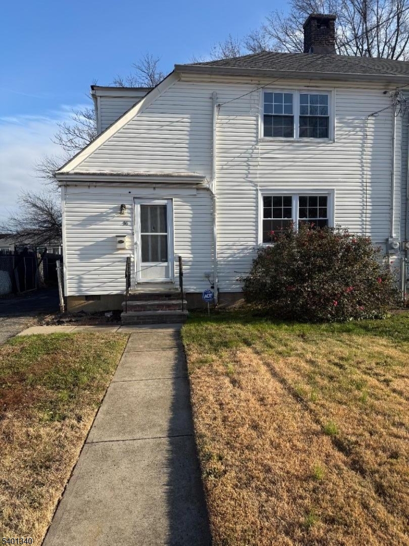 46 Locust St, Carteret Boro, NJ 07008