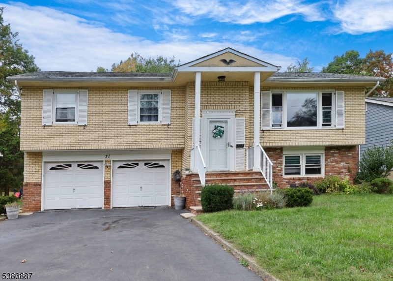 Roseland Boro, NJ 07068,71 Roosevelt St