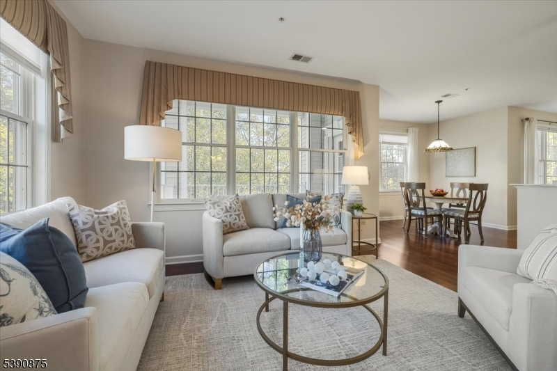 136 Ridgeview Ln #136, Mount Arlington Boro, NJ 07856