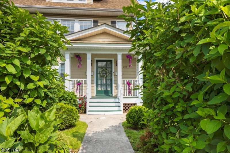 Montclair Twp., NJ 07043,422 Valley Rd