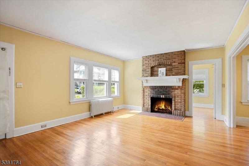 Montclair Twp., NJ 07043,422 Valley Rd