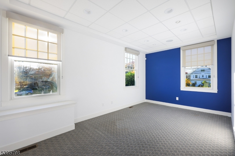 Westfield Town, NJ 07090,502 E Broad Street