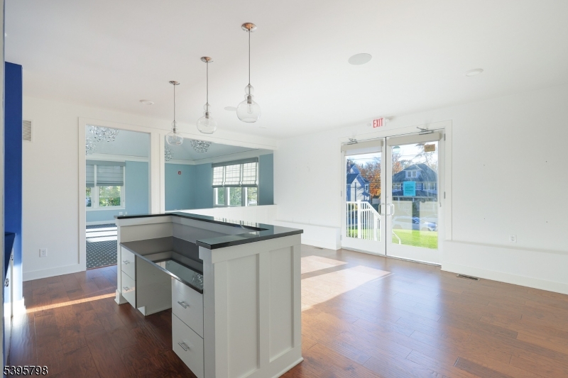 Westfield Town, NJ 07090,502 E Broad Street