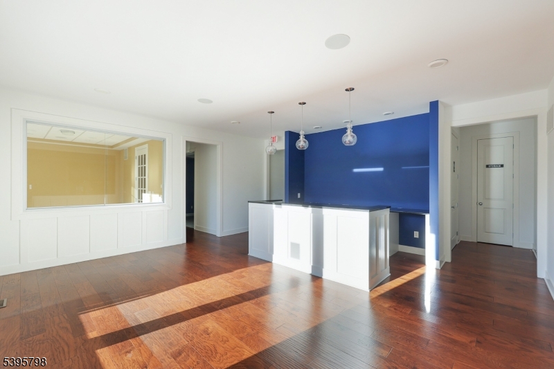 Westfield Town, NJ 07090,502 E Broad Street