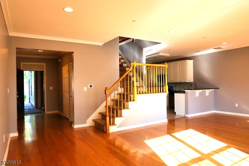 Bound Brook Boro, NJ 08880,5 LIBERTY WAY