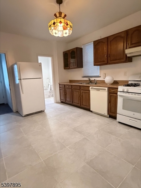 East Newark Boro, NJ 07029,242 Grant Ave #2