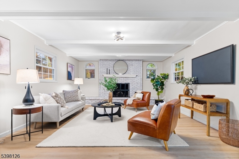 Verona Twp., NJ 07044,12 Linden Ave