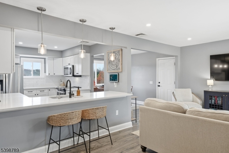 Mansfield Twp., NJ 07840,102 SUNNYVIEW AVENUE EAST