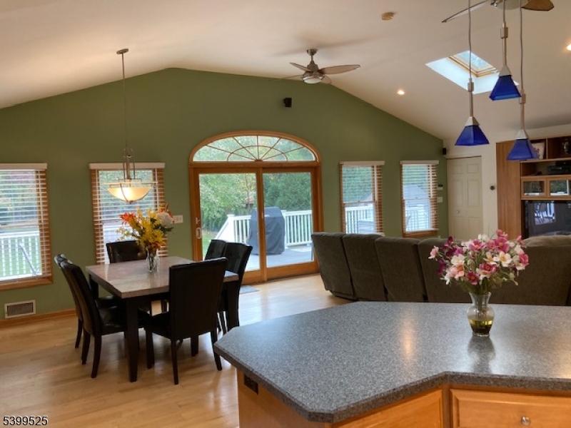 Saddle Brook Twp., NJ 07663,598 Saddle River Rd #1