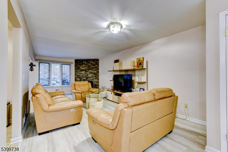 Wayne Twp., NJ 07470,6 Hansen Pl