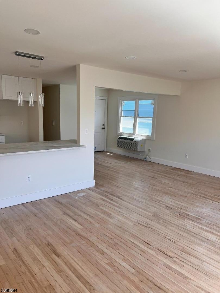 Guttenberg Town, NJ 07093,72 69Th St #2A