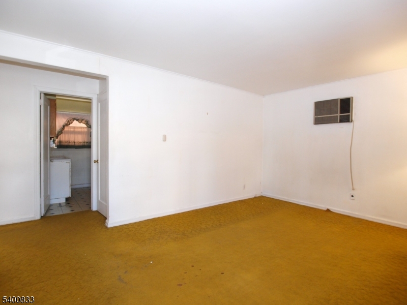 Lodi Boro, NJ 07644,8 Annette Ter