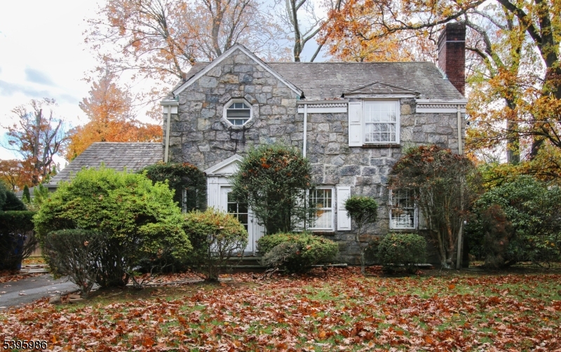 Tenafly Boro, NJ 07670,84 Howard Park Dr