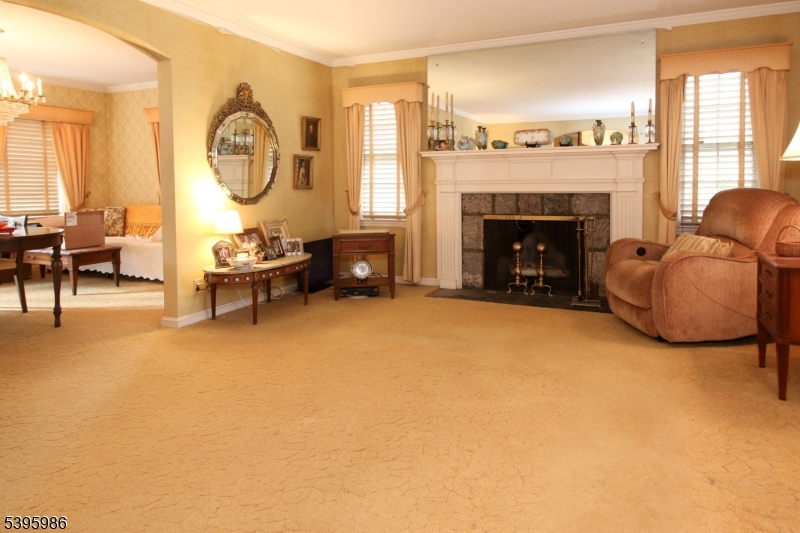 Tenafly Boro, NJ 07670,84 Howard Park Dr