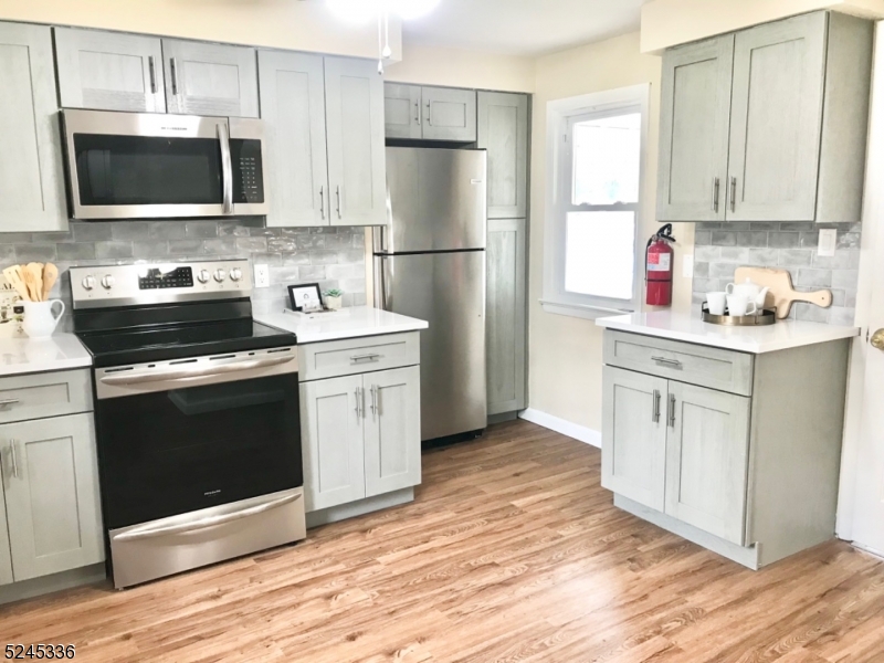 Netcong Boro, NJ 07857,18 Dell Ave