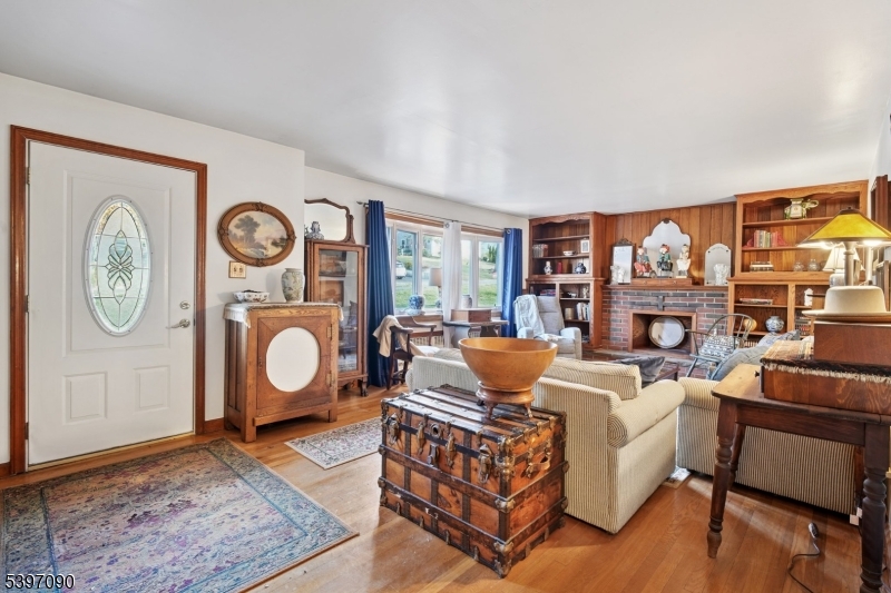 Livingston Twp., NJ 07039,29 Sycamore Ave